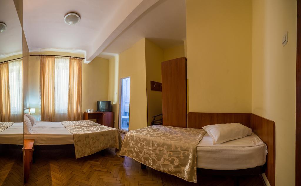 Hotel Rina Cerbul Sinaia Exterior foto