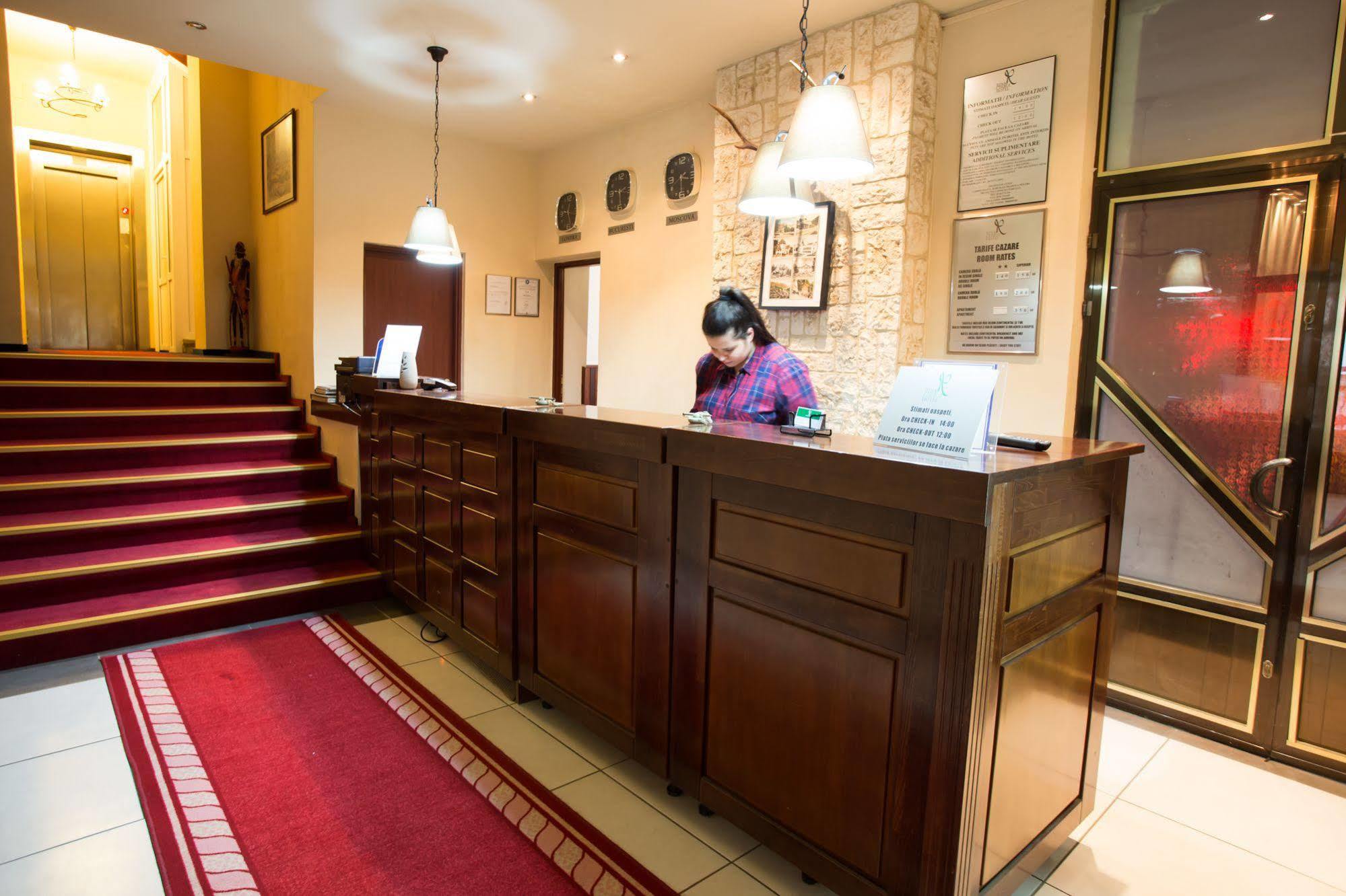 Hotel Rina Cerbul Sinaia Exterior foto